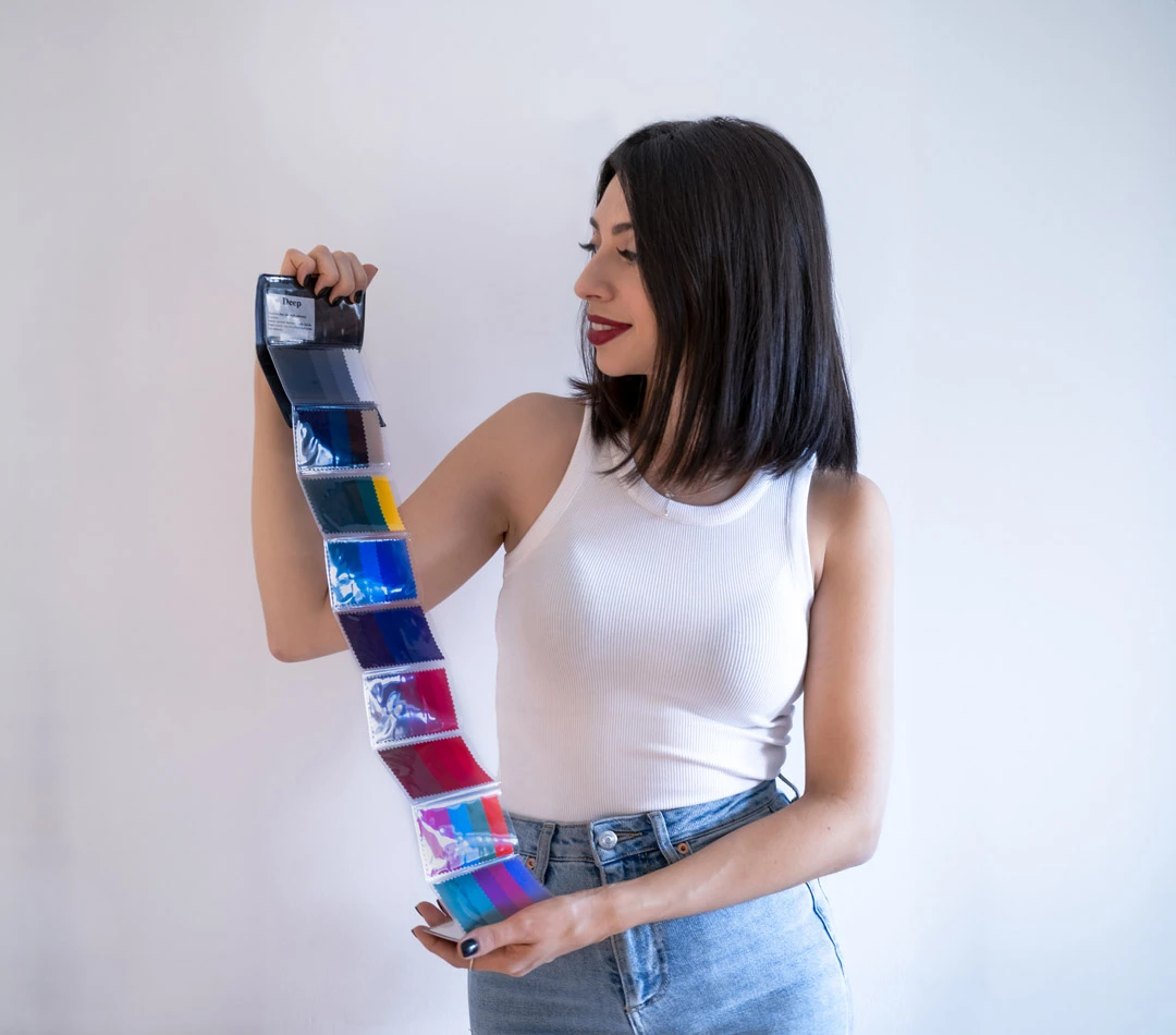 juliana-bicudo-color-palette Juliana Bicudo holding a color palette